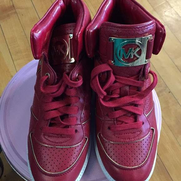 Micheal Kors WOMEN sneakers, size 8 US - Picture 2 of 3